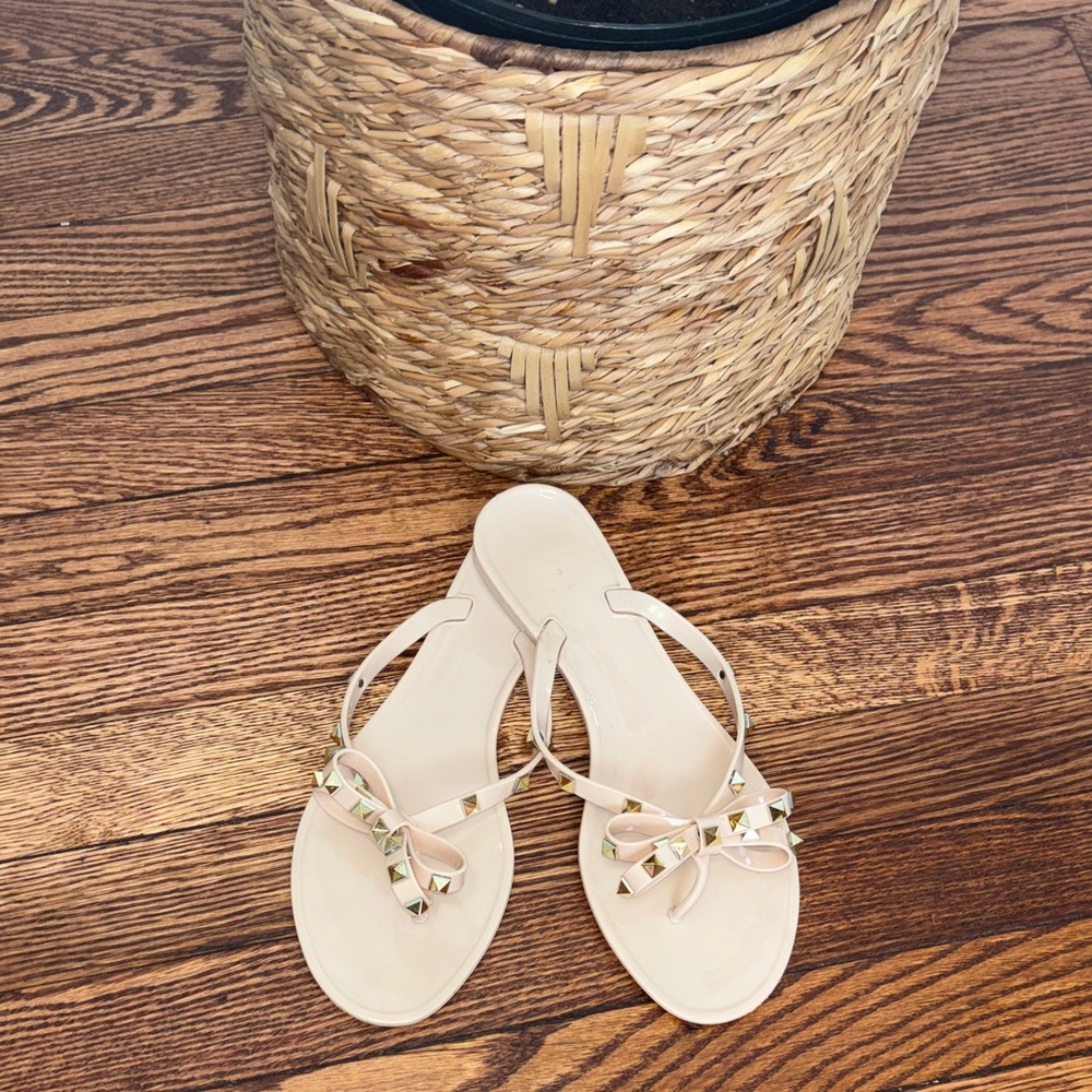 Neutral Studded Bow Thong Sandals - Women
